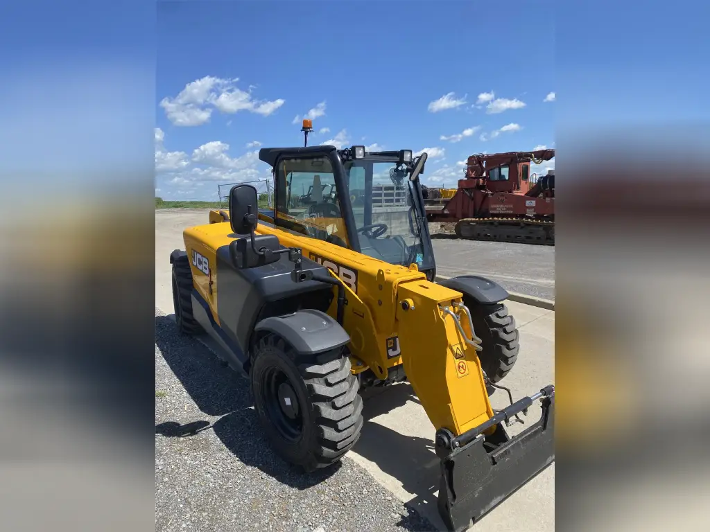 JCB telescopic crane for sale in Mansoura, JCB 505-20TC model 2024, located in Mansoura, the best site for selling trucks and heavy equipment in Egypt