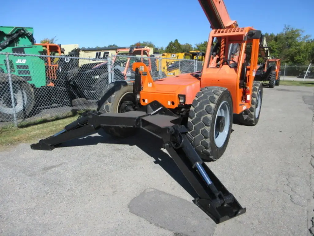 Skytrak telescopic crane for sale in Mansoura, Skytrak 10054s model 2016, located in Mansoura, the best site for selling trucks and heavy equipment in Egypt