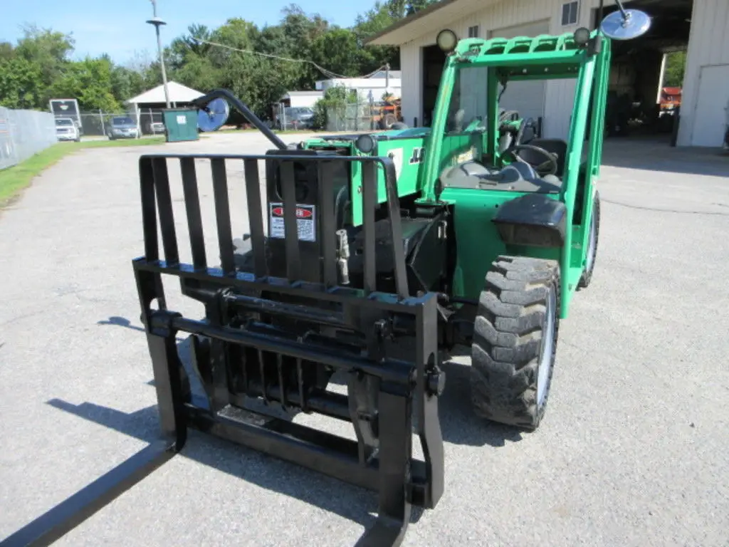 JLG telescopic crane for sale in Mansoura, JLG G5-18A model 2016 located in Mansoura, the best site for selling trucks and heavy equipment in Egypt