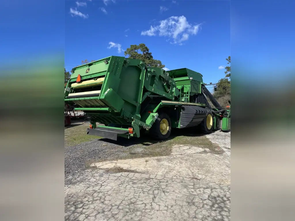 حصادة JOHN للبيع في القاهرة,  JOHN 7760 موديل 2012 تواجد القاهرة, أفضل موقع لبيع الشاحنات والمعدات الثقيلة في مصر