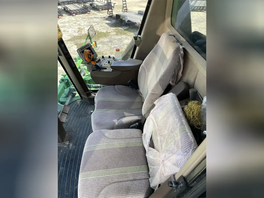 حصادة JOHN للبيع في القاهرة,  JOHN 7760 موديل 2012 تواجد القاهرة, أفضل موقع لبيع الشاحنات والمعدات الثقيلة في مصر