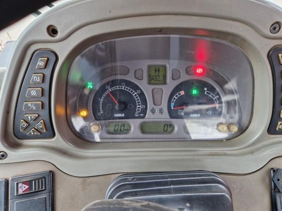 جرار Case للبيع في القاهرة,  Case 1190 موديل 2006 تواجد القاهرة, أفضل موقع لبيع الشاحنات والمعدات الثقيلة في مصر