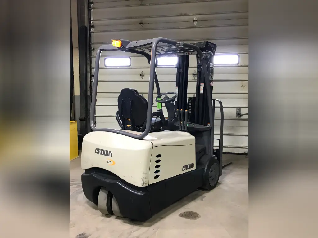 CROWN Forklift for sale in Mansoura, CROWN SC5245-40s, 2018 model, located in Mansoura. The best site for selling trucks and heavy equipment in Egypt