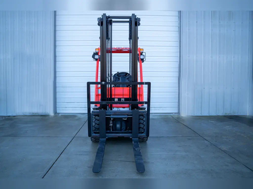 كلارك Toyota للبيع في المنصورة,  Toyota 6600Ds موديل 2024 تواجد المنصورة, أفضل موقع لبيع الشاحنات والمعدات الثقيلة في مصر