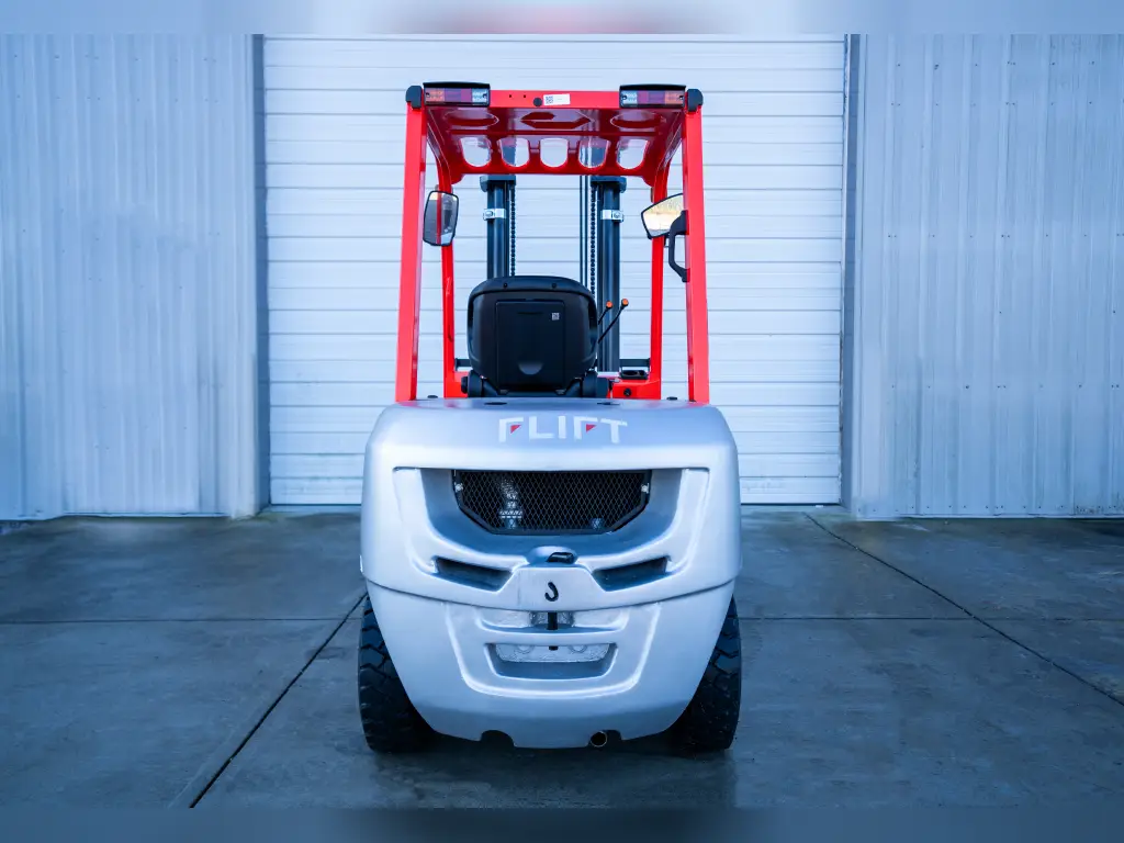 كلارك Toyota للبيع في المنصورة,  Toyota 6600Ds موديل 2024 تواجد المنصورة, أفضل موقع لبيع الشاحنات والمعدات الثقيلة في مصر