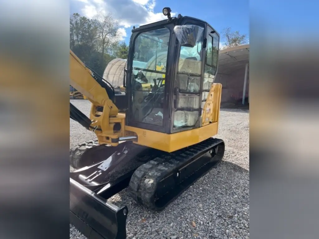 CATERPILLAR excavator for sale in Giza, CATERPILLAR 306 model 2021 located in Giza, the best site for selling trucks and heavy equipment in Egypt