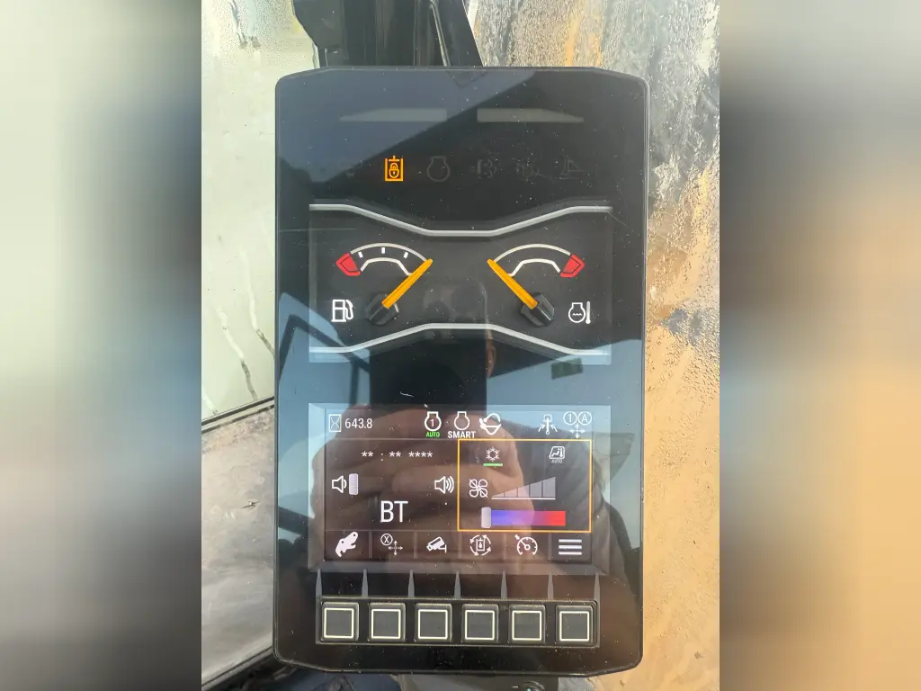 Caterpillar Excavator for sale in Giza, Caterpillar 308CCRS, 2020 model, located in Giza, the best site for selling trucks and heavy equipment in Egypt