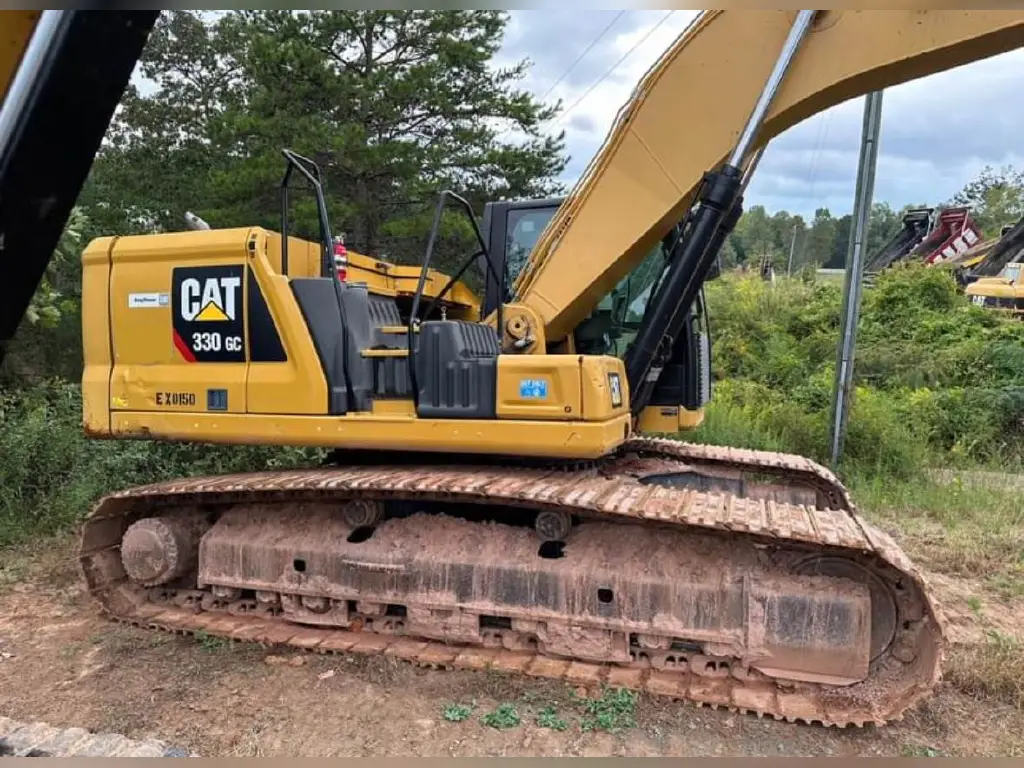 حفار Caterpillar للبيع في الجيزة, Caterpillar 330GCs موديل 2019 تواجد الجيزة, أفضل موقع لبيع الشاحنات والمعدات الثقيلة في مصر