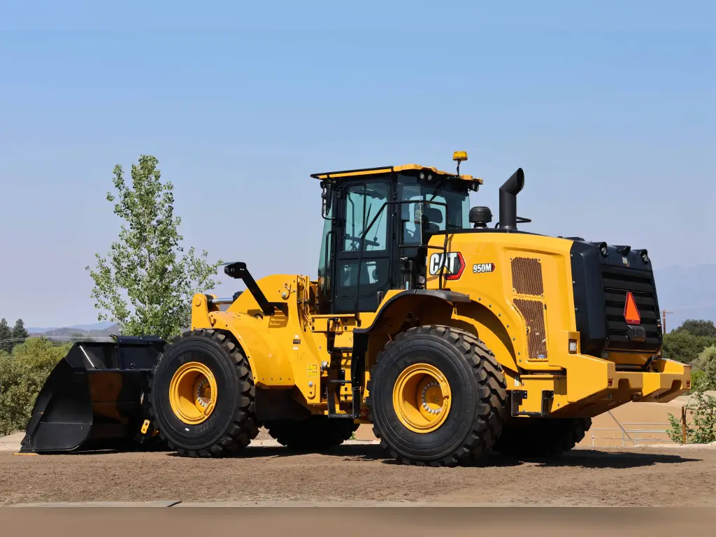 لودر Caterpillar للبيع في الجيزة, Caterpillar 950Ms موديل 2020 تواجد الجيزة, أفضل موقع لبيع الشاحنات والمعدات الثقيلة في مصر