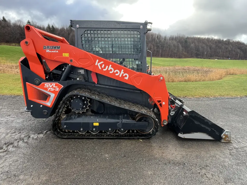 KUBOTA skid loader, Bobcat for sale in Cairo, KUBOTA SVL75-3s 2022 model available in Cairo, the best site for selling trucks and heavy equipment in Egypt
