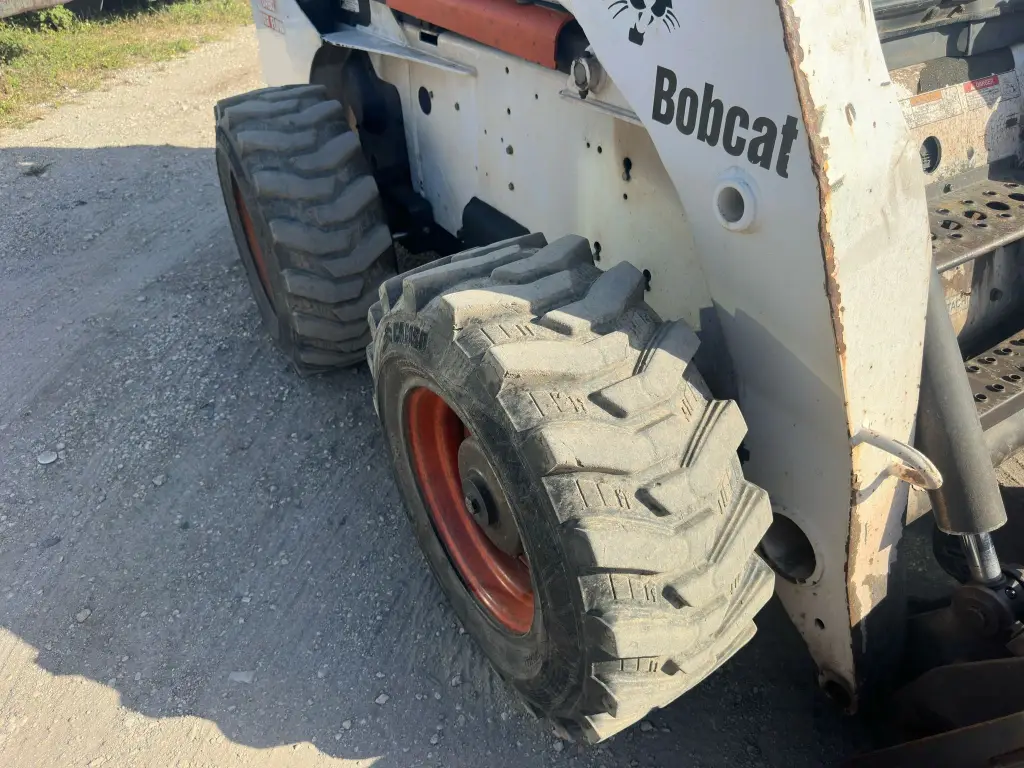 BOBCAT skid loader for sale in Cairo, BOBCAT A300 model 2008, located in Cairo. The best site for selling trucks and heavy equipment in Egypt.