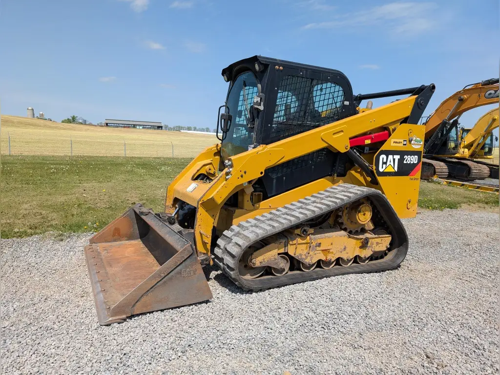 CATERPILLAR skid loader, Bobcat for sale in Mansoura, CATERPILLAR 289Ds model 2019 located in Mansoura, the best site for selling trucks and heavy equipment in Egypt