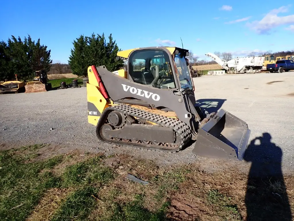 VOLVO skid loader, Bobcat for sale in Mansoura, VOLVO MCT110Cs model 2018 available in Mansoura, the best site for selling trucks and heavy equipment in Egypt