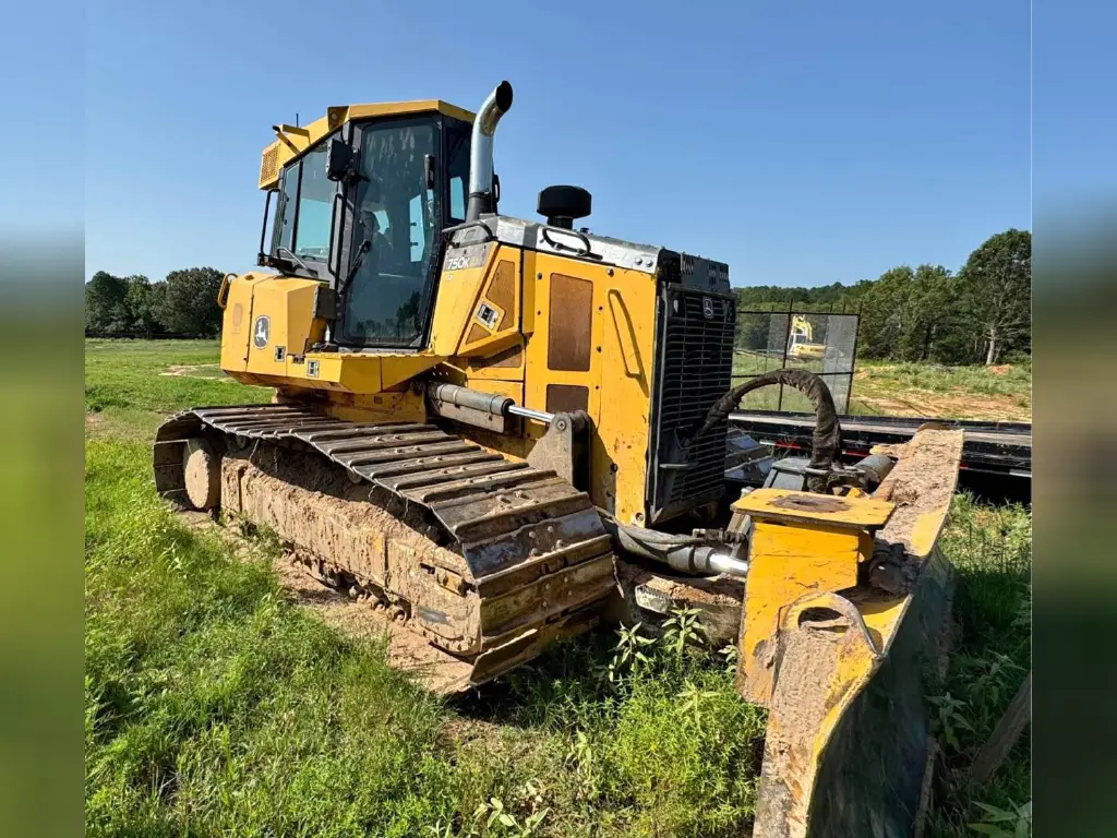 بلدوزر John للبيع في المنصورة, John wayne موديل 2018 تواجد المنصورة, أفضل موقع لبيع الشاحنات والمعدات الثقيلة في مصر