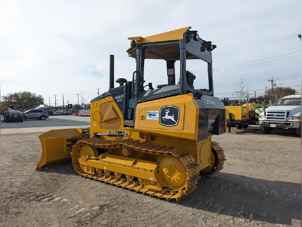 DEERE Bulldozer for sale in Assiut, DEERE 450 model 2023 located in Assiut, the best site for selling trucks and heavy equipment in Egypt
