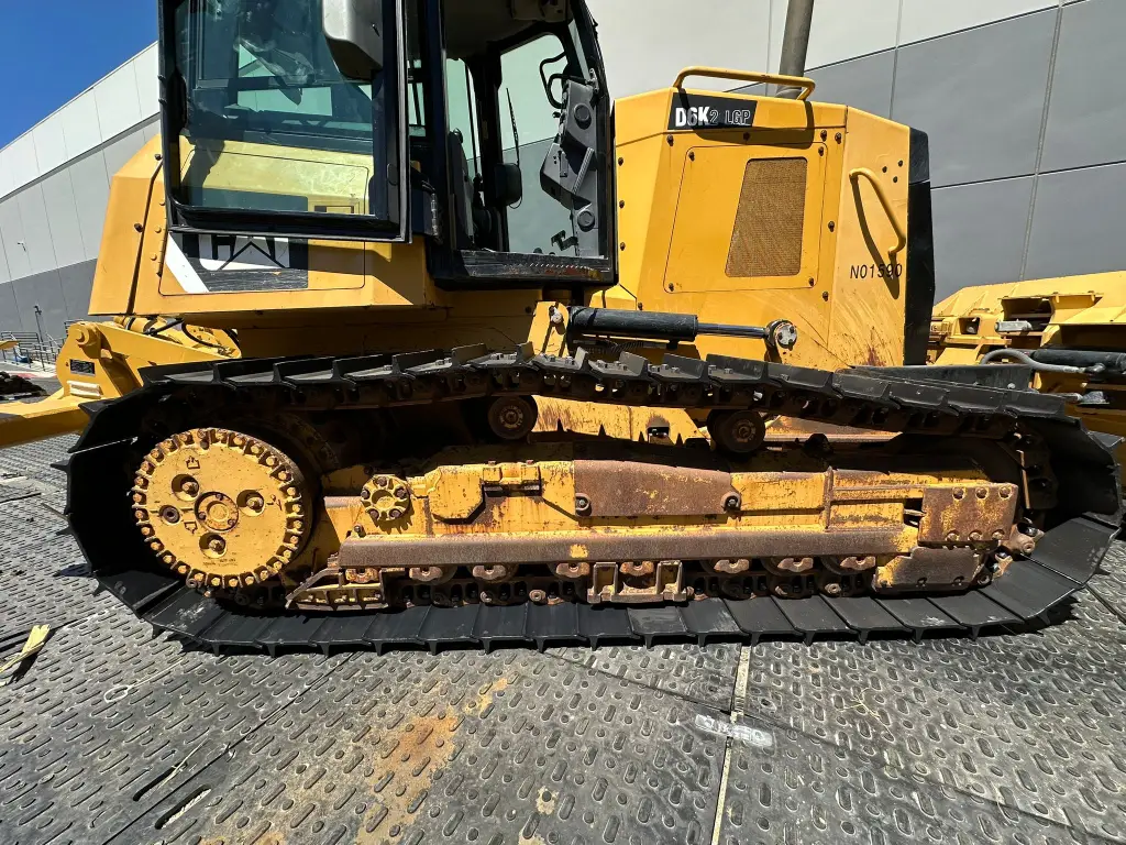 CATERPILLAR bulldozer for sale in Cairo, CATERPILLAR D6K2, 2014 model, located in Cairo. The best site for selling trucks and heavy equipment in Egypt