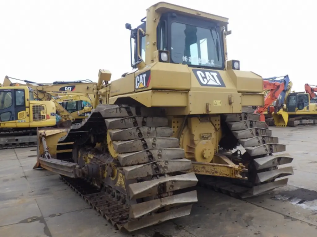CATERPILLAR Bulldozer for sale in Cairo, CATERPILLAR D6R model 2012, located in Cairo, the best site for selling trucks and heavy equipment in Egypt