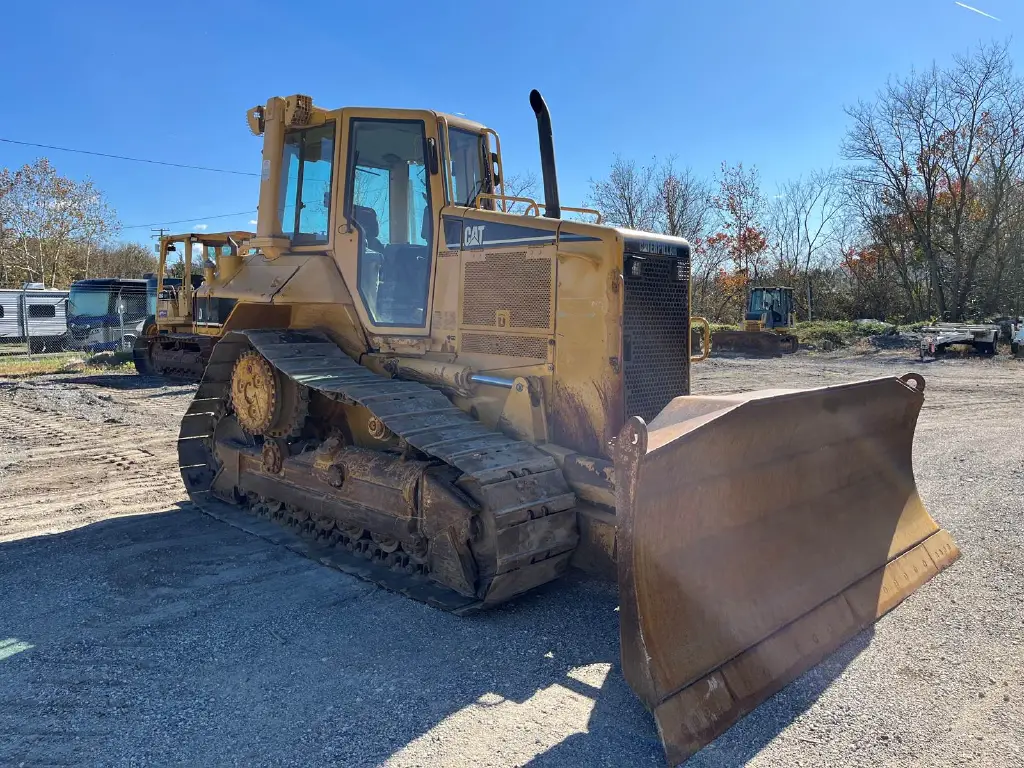 CATERPILLAR Bulldozer for sale in Cairo, CATERPILLAR D6N model 2004 located in Cairo, the best site for selling trucks and heavy equipment in Egypt
