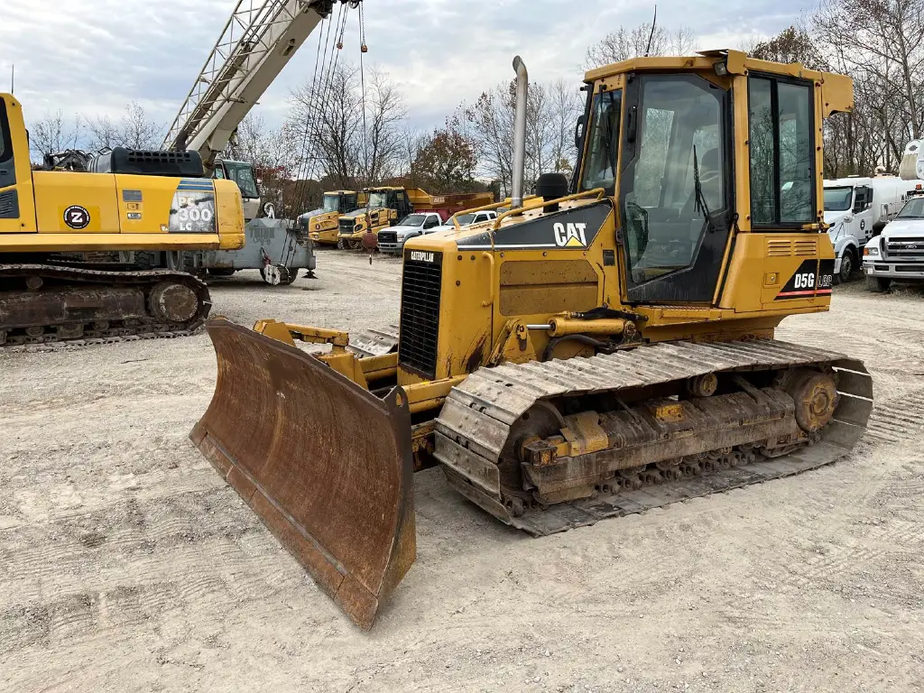 CATERPILLAR Bulldozer for sale in Cairo, CATERPILLAR D5G model 2003 located in Cairo, the best site for selling trucks and heavy equipment in Egypt