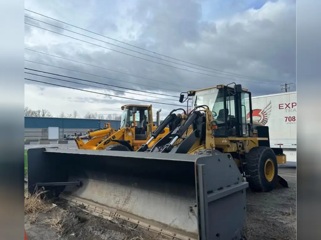 Caterpillar loader for sale in Cairo, Caterpillar IT38G, model 2006, located in Cairo, the best site for selling trucks and heavy equipment in Egypt