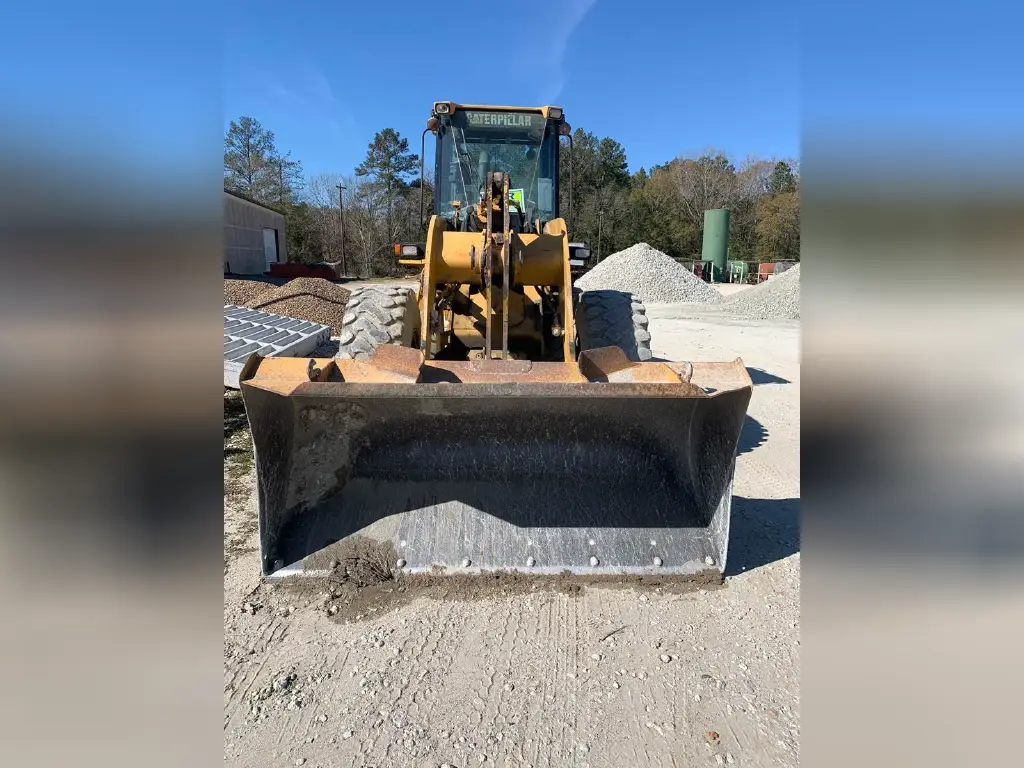 Caterpillar loader for sale in Cairo, Caterpillar 928Gs model 2003 located in Cairo, the best site for selling trucks and heavy equipment in Egypt