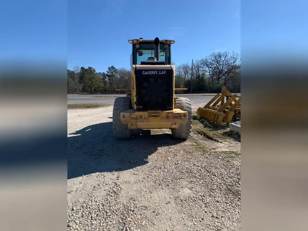 Caterpillar loader for sale in Cairo, Caterpillar 928Gs model 2003 located in Cairo, the best site for selling trucks and heavy equipment in Egypt