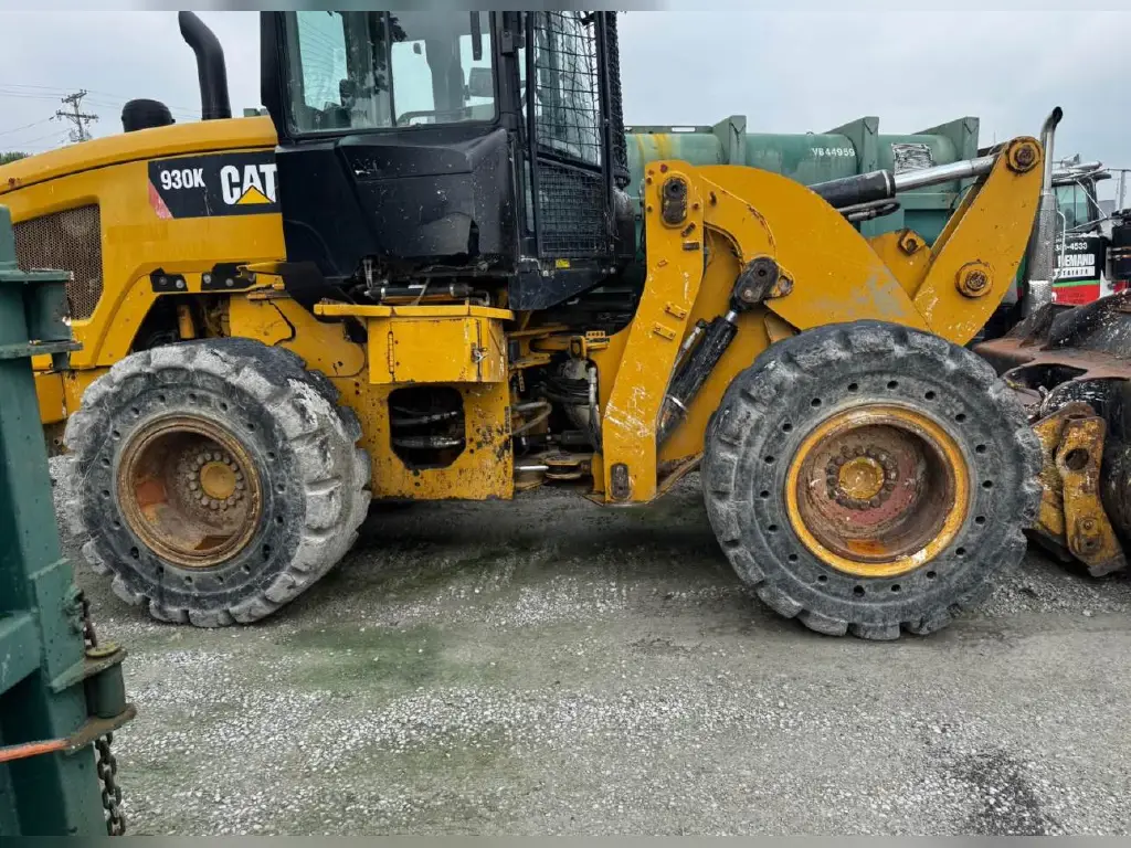 Caterpillar loader for sale in Cairo, Caterpillar 930Ks model 2013 located in Cairo, the best site for selling trucks and heavy equipment in Egypt