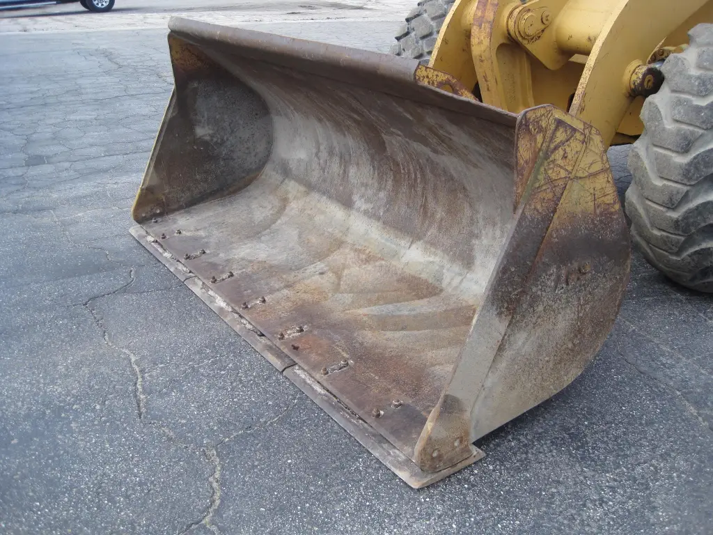 CASE loader for sale in Cairo, CASE 621Bs model 1995 available in Cairo, the best site for selling trucks and heavy equipment in Egypt