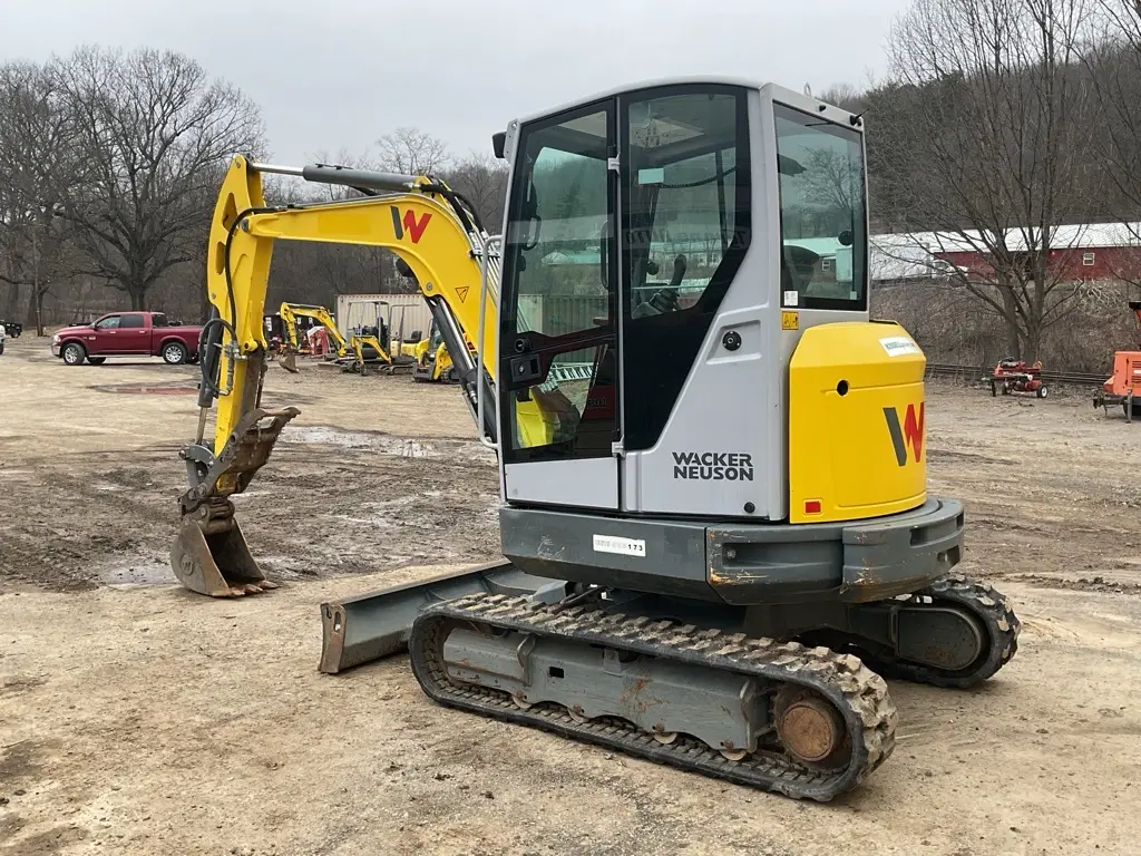 حفار WACKER للبيع في القاهرة, WACKER EZ36s موديل 2020 تواجد القاهرة, أفضل موقع لبيع الشاحنات والمعدات الثقيلة في مصر