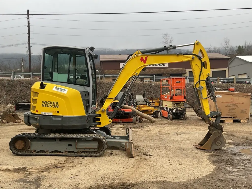 حفار WACKER للبيع في القاهرة, WACKER EZ36s موديل 2020 تواجد القاهرة, أفضل موقع لبيع الشاحنات والمعدات الثقيلة في مصر