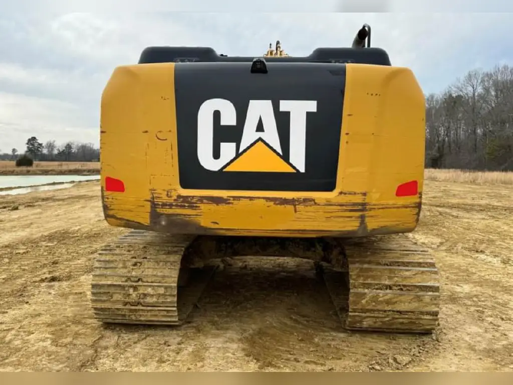 CATERPILLAR excavator for sale in Cairo, CATERPILLAR 320EL model 2008, located in Cairo, the best site for selling trucks and heavy equipment in Egypt