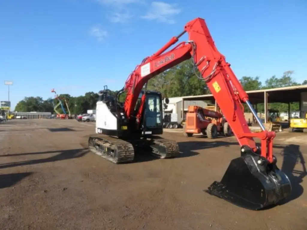 LINK excavator for sale in Cairo, LINK 145 model 2022 located in Cairo, the best site for selling trucks and heavy equipment in Egypt