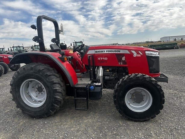 جرار MASSEY FERGUSON للبيع في القاهرة, MASSEY FERGUSON 4710 موديل 2022 تواجد القاهرة, أفضل موقع لبيع الشاحنات والمعدات الثقيلة في مصر