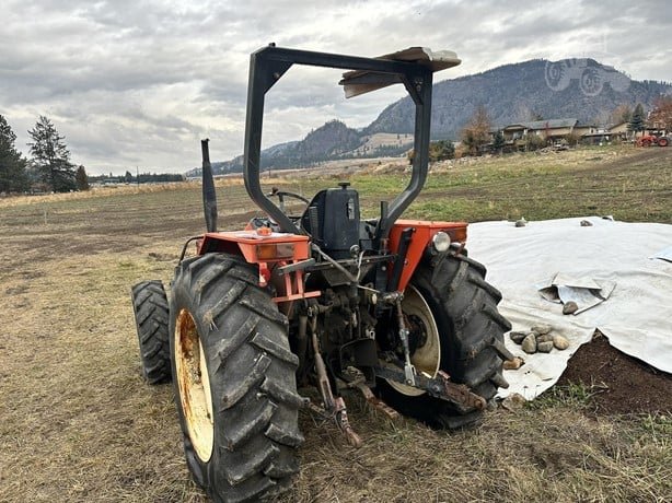 جرار ZETOR للبيع في القاهرة, ZETOR 6340 موديل 1995 تواجد القاهرة, أفضل موقع لبيع الشاحنات والمعدات الثقيلة في مصر
