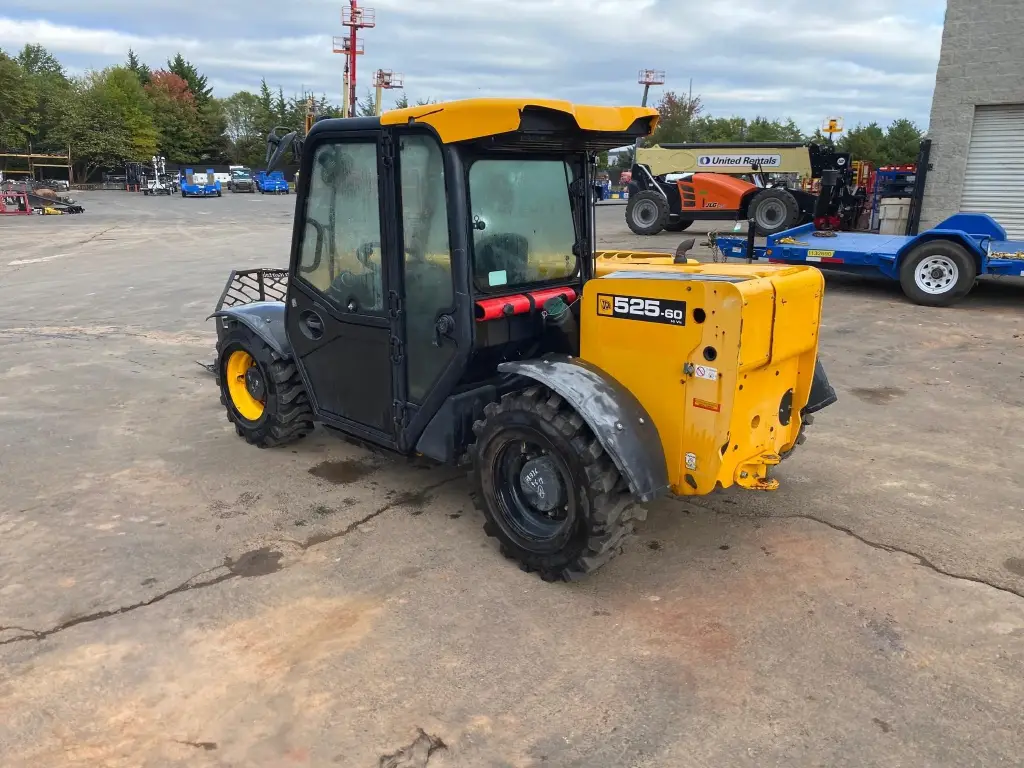 رافعة تلسكوبية JCB للبيع في القاهرة, JCB 525 موديل 2017 تواجد القاهرة, أفضل موقع لبيع الشاحنات والمعدات الثقيلة في مصر