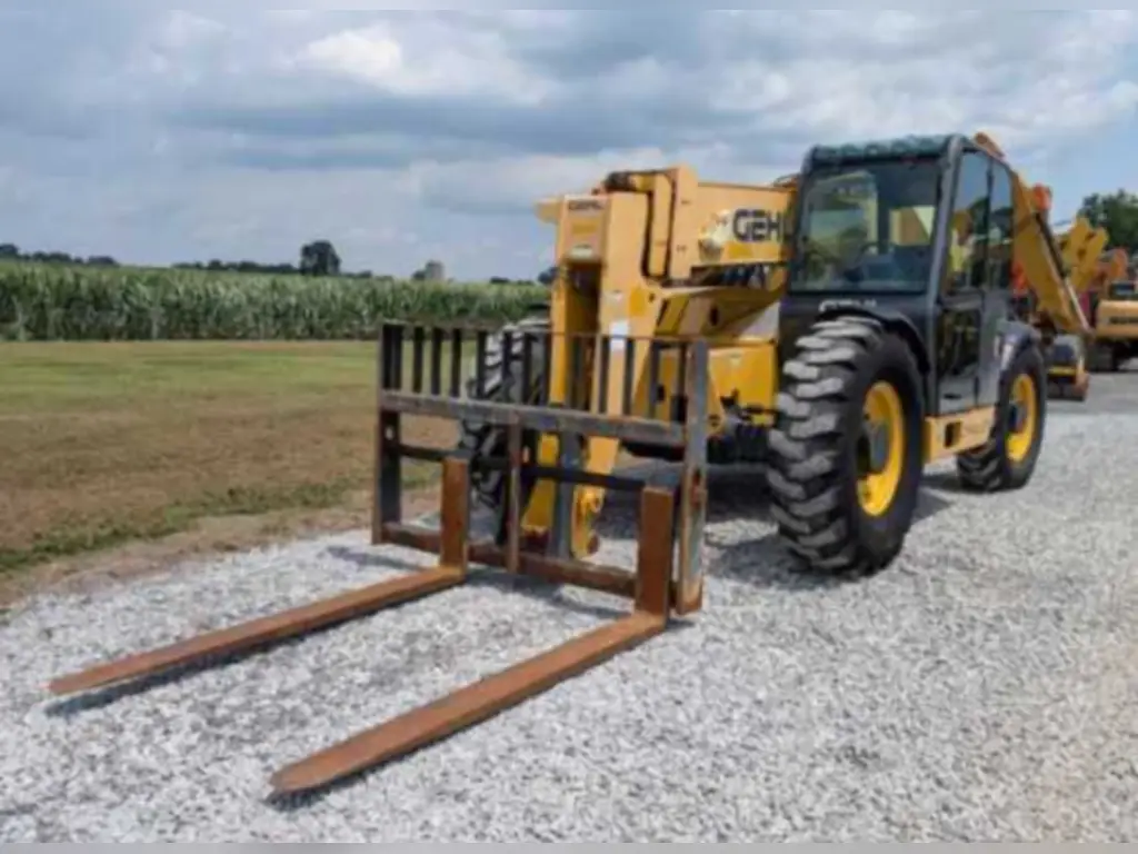 رافعة تلسكوبية Gehl للبيع في القاهرة, Gehl DL12-40s موديل 2017 تواجد الجيزة, أفضل موقع لبيع الشاحنات والمعدات الثقيلة في مصر