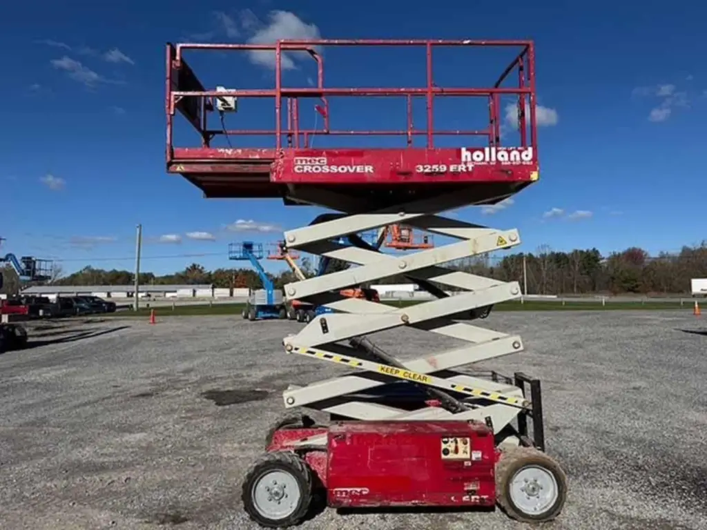 رافعة مقصية MEC للبيع في القاهرة, MEC 3259ERTs موديل 2014 تواجد الجيزة, أفضل موقع لبيع الشاحنات والمعدات الثقيلة في مصر