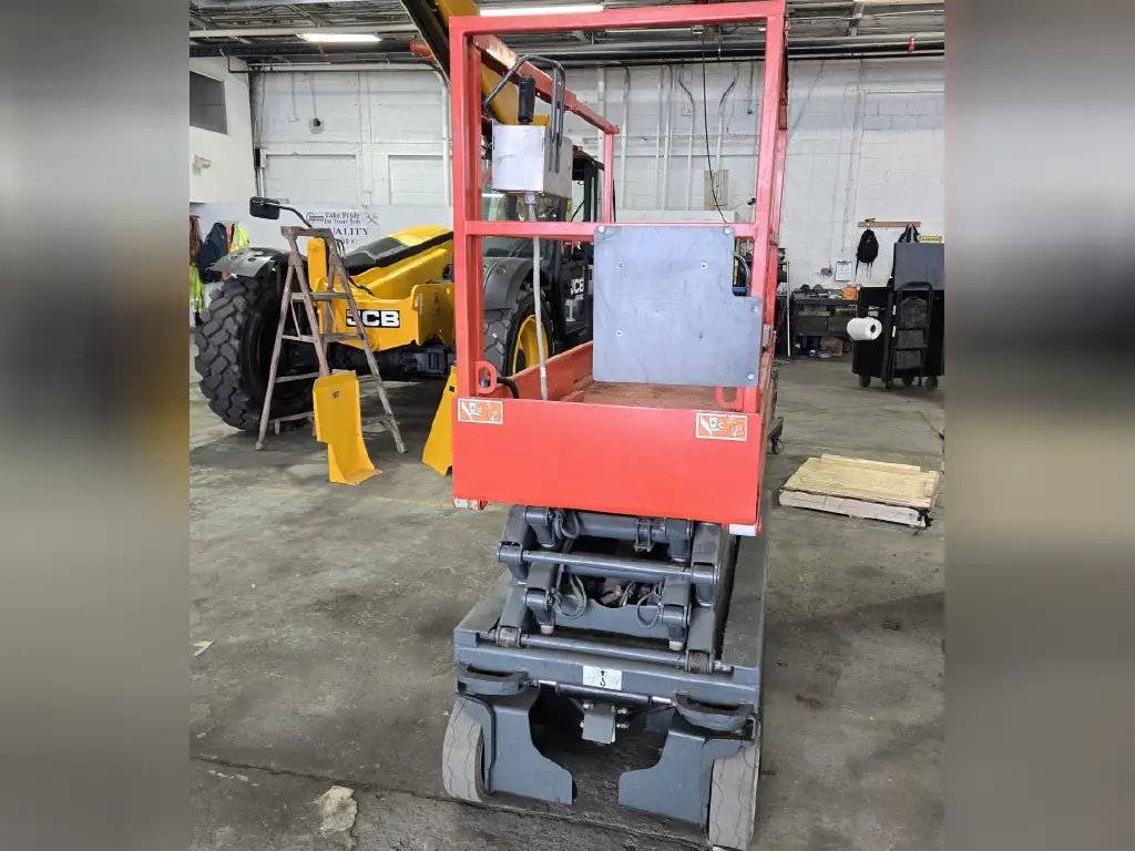 رافعة مقصية Skyjack للبيع في المنصورة, Skyjack SJ3219s موديل 2017 تواجد المنصورة, أفضل موقع لبيع الشاحنات والمعدات الثقيلة في مصر