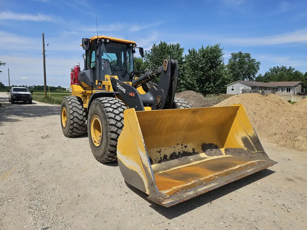 DEERE loader for sale in Asyut, DEERE 644Ls model 2020 available in Asyut, the best site for selling trucks and heavy equipment in Egypt