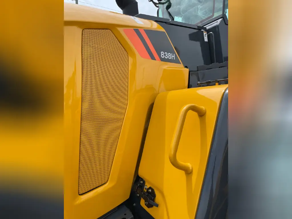 LuiGong loader for sale in Assiut, LuiGong 838H, 2022 model, located in Assiut. The best site for selling trucks and heavy equipment in Egypt.
