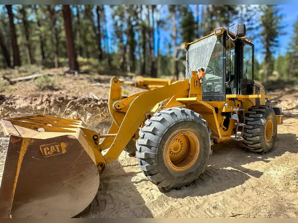 CATERPILLAR loader for sale in Asyut, CATERPILLAR 938G, 2006 model, located in Asyut, the best site for selling trucks and heavy equipment in Egypt