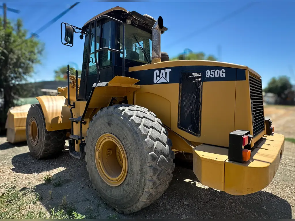 لودر CATERPILLAR للبيع في اسيوط, CATERPILLAR 950Gs موديل 2006 تواجد اسيوط, أفضل موقع لبيع الشاحنات والمعدات الثقيلة في مصر