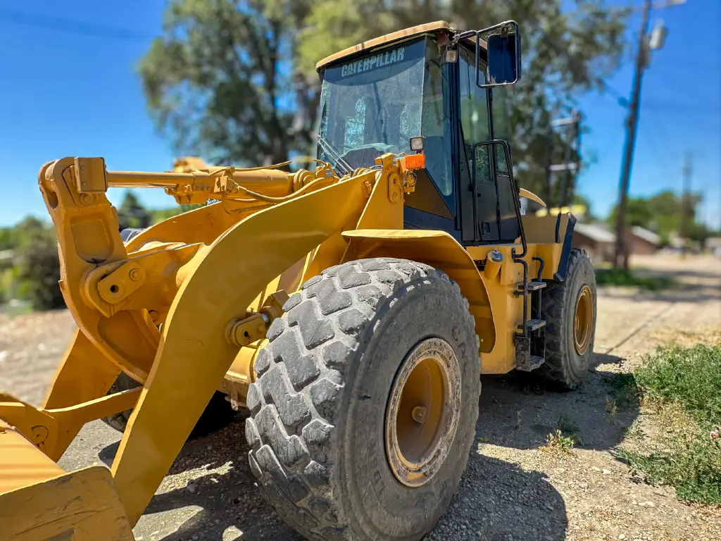 لودر CATERPILLAR للبيع في اسيوط, CATERPILLAR 950Gs موديل 2006 تواجد اسيوط, أفضل موقع لبيع الشاحنات والمعدات الثقيلة في مصر