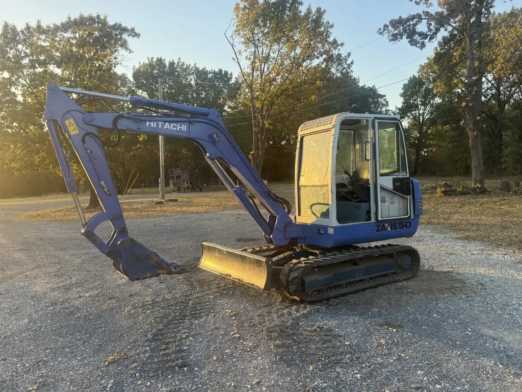 NAGANO Excavator for sale in Cairo, NAGANO NS45s model 2003, located in Cairo. The best site for selling trucks and heavy equipment in Egypt.