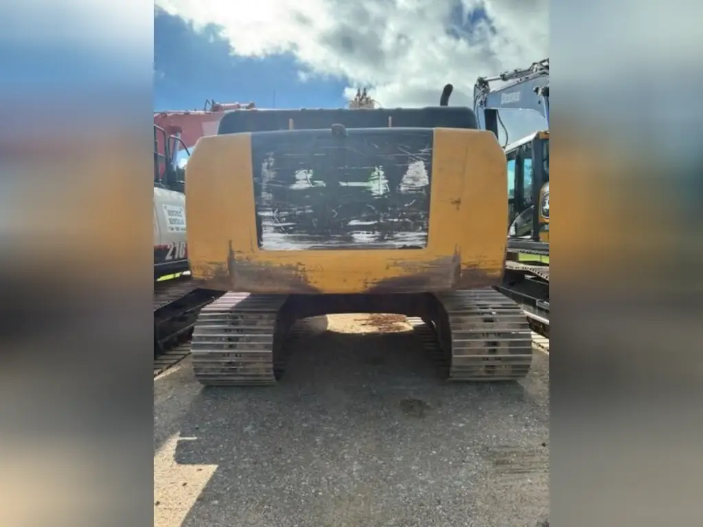 CATERPILLAR excavator for sale in Cairo, CATERPILLAR 330FLs model 2016 located in Cairo, the best site for selling trucks and heavy equipment in Egypt