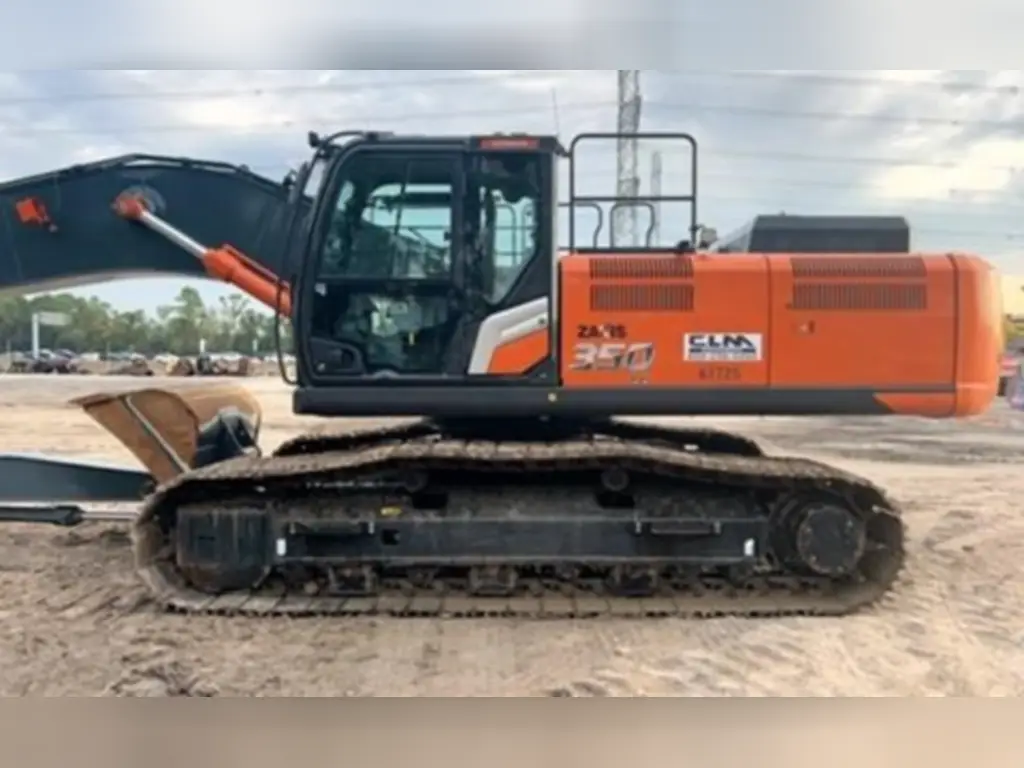 HITACHI excavator for sale in Cairo, HITACHI ZX350 model 2024 available in Cairo, the best site for selling trucks and heavy equipment in Egypt