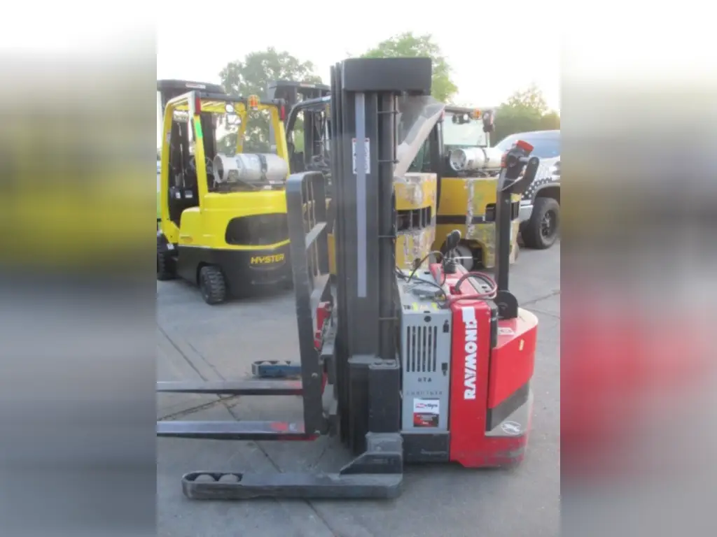 كلارك Raymond للبيع في القاهرة, Raymond RSS40 موديل 2014 تواجد القاهرة, أفضل موقع لبيع الشاحنات والمعدات الثقيلة في مصر