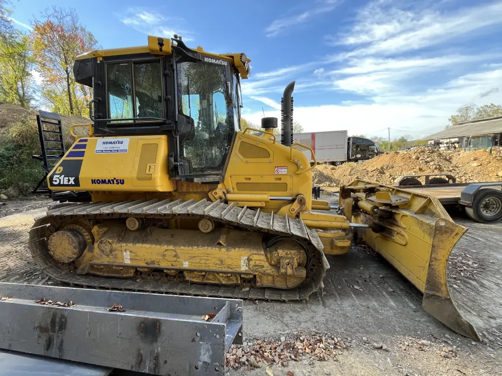 KOMATSU Bulldozer for sale in Cairo, KOMATSU D51EX 2023 model available in Cairo, the best site for selling trucks and heavy equipment in Egypt