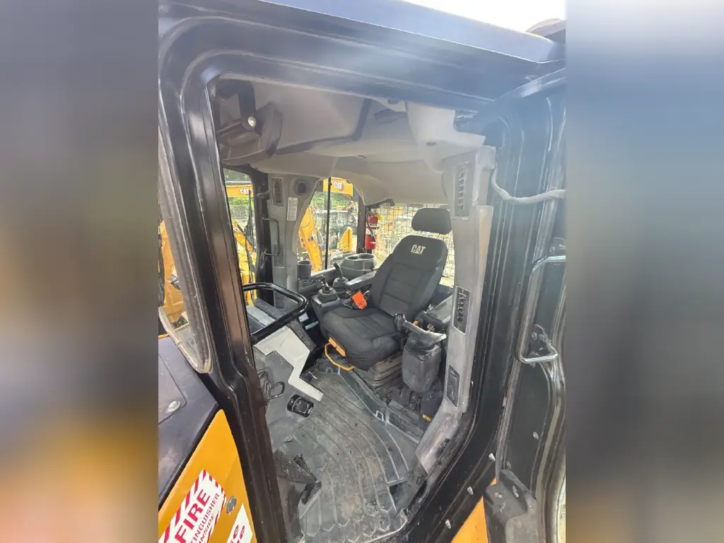 CATERPILLAR bulldozer for sale in Cairo, CATERPILLAR D5 model 2022 available in Cairo, the best site for selling trucks and heavy equipment in Egypt