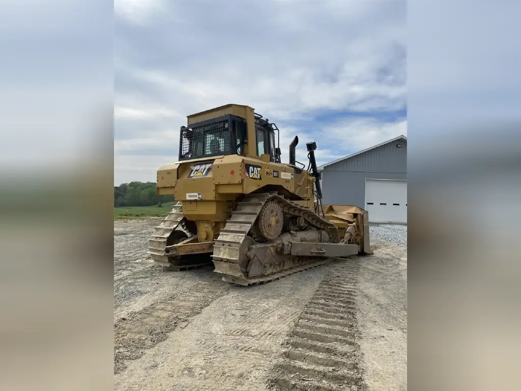 بلدوزر CATERPILLAR للبيع في الجيزة, CATERPILLAR D6T موديل 2014 تواجد الجيزة, أفضل موقع لبيع الشاحنات والمعدات الثقيلة في مصر